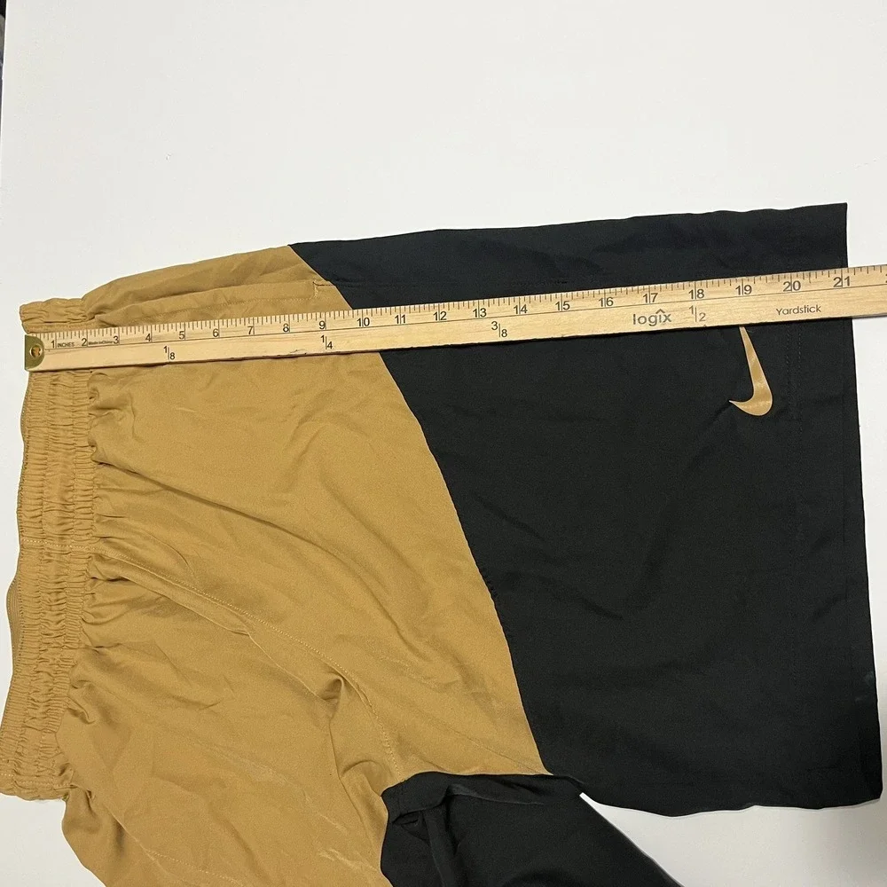 Nike Men's Dri-Fit MEDIUM Ultimate Flex Woven Black & Gold Shorts Breathable